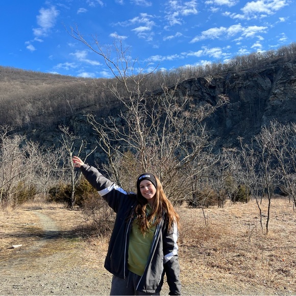 Meet your Posher, Emily- read my caption xoxo - Picture 1 of 4